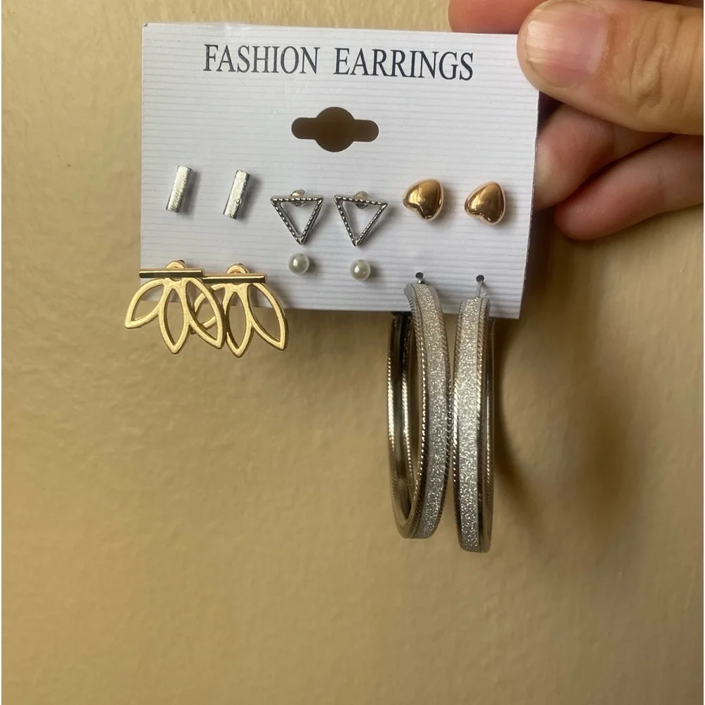 NEW fashion earrings set